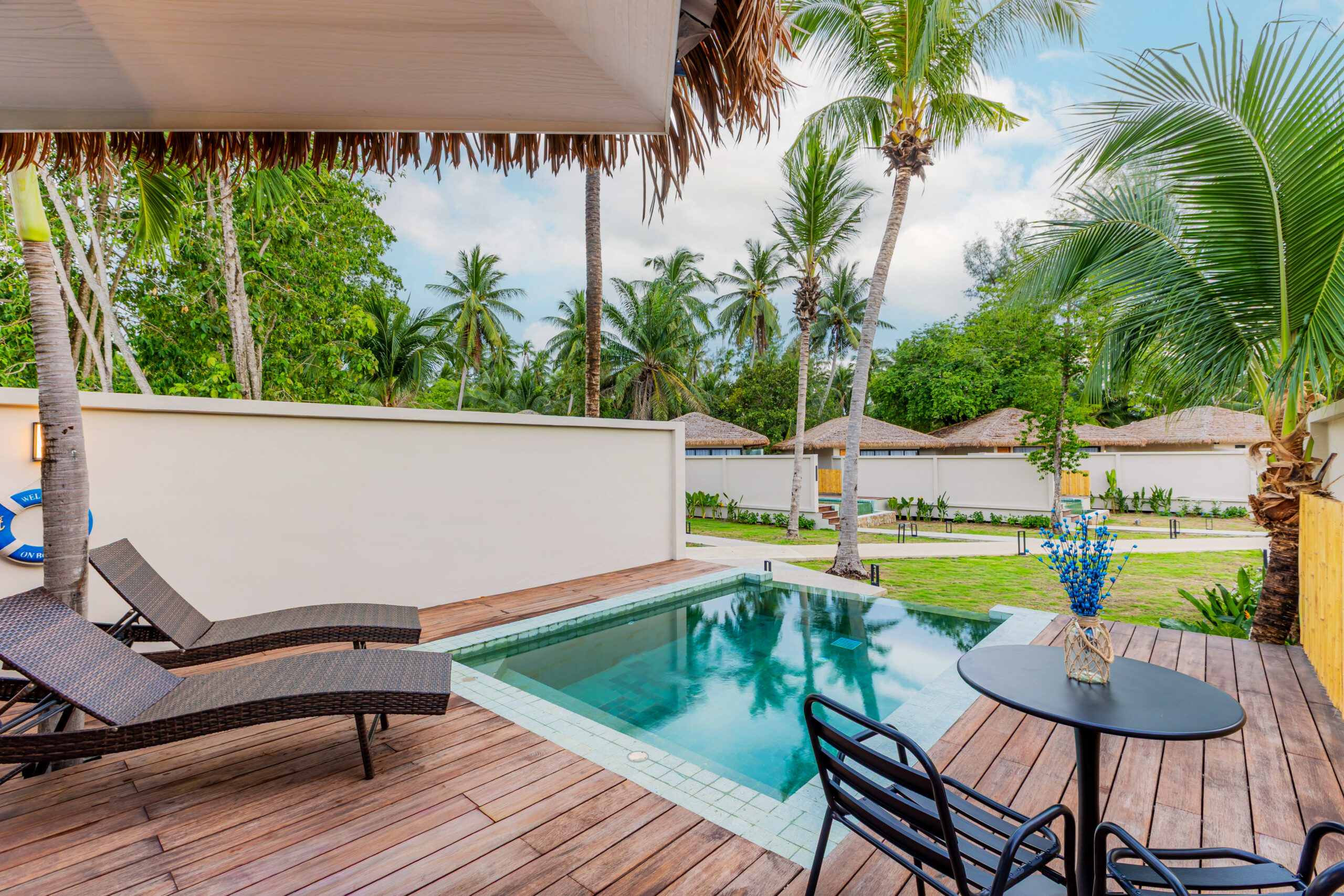 Garden view pool villa 3