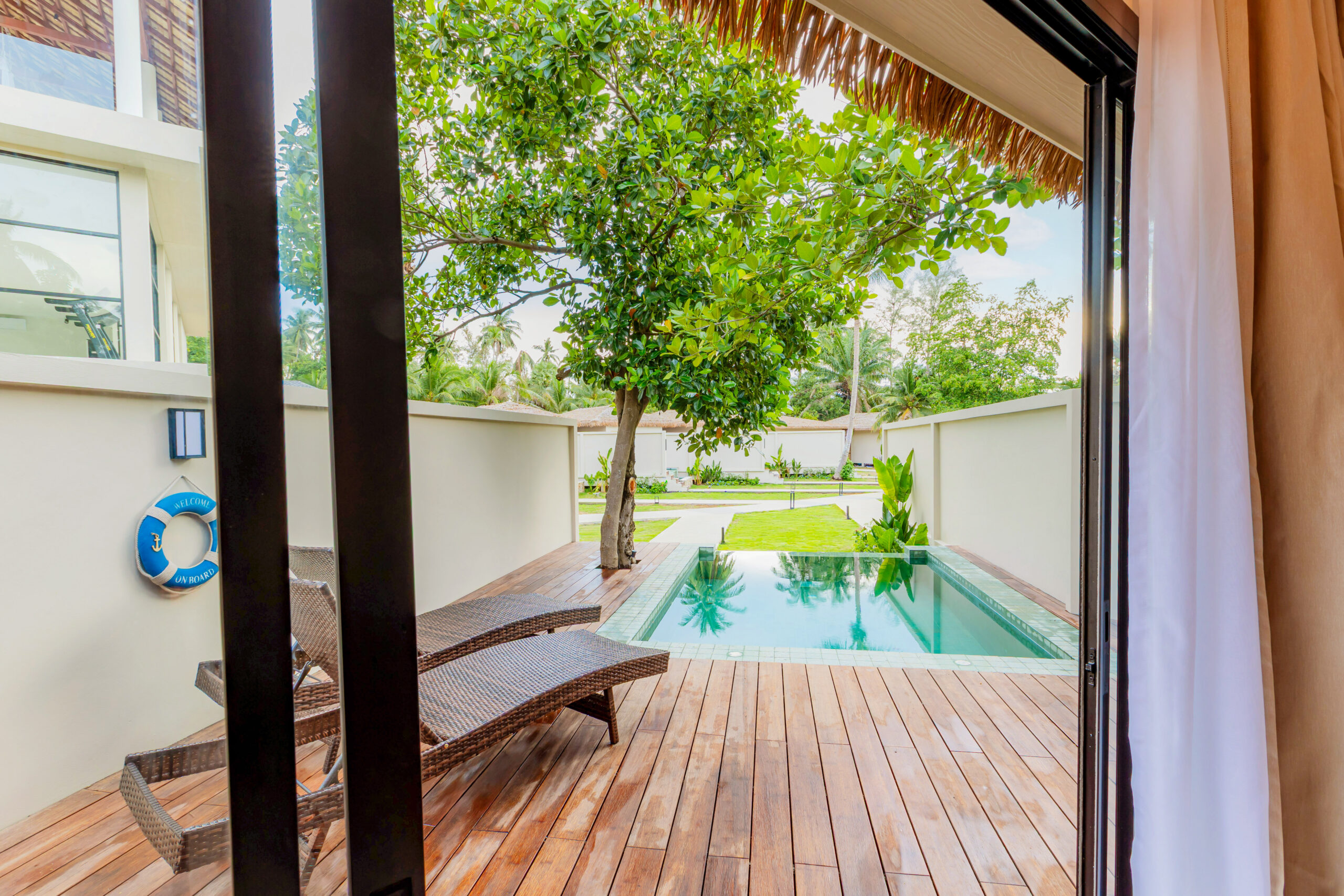 Garden view pool villa 4
